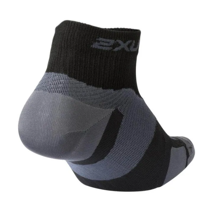 2XU UA7028E Vectr Ultralight 1/4 Crew Socks