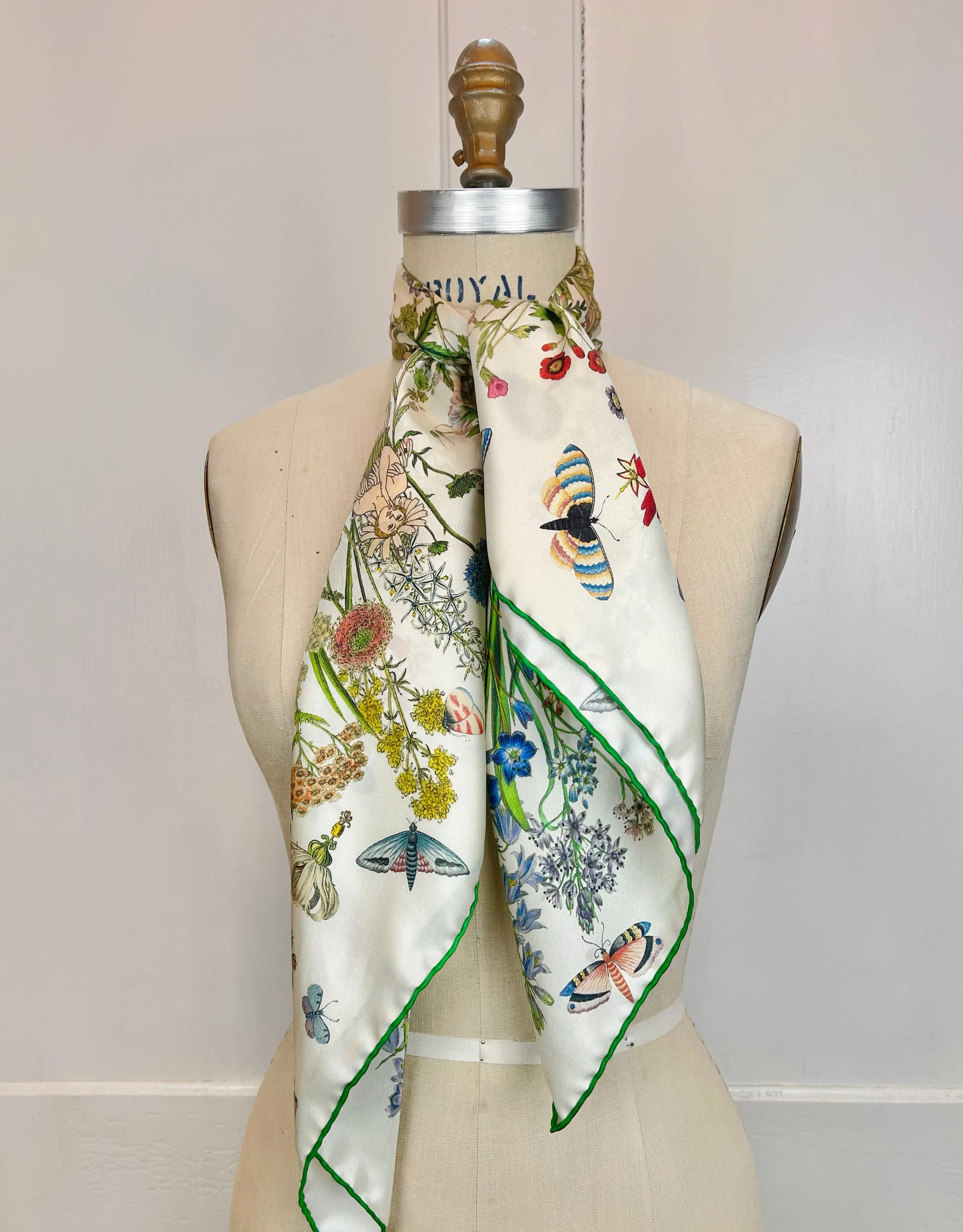 Elwyn New York Shakespeare In Love Scarf