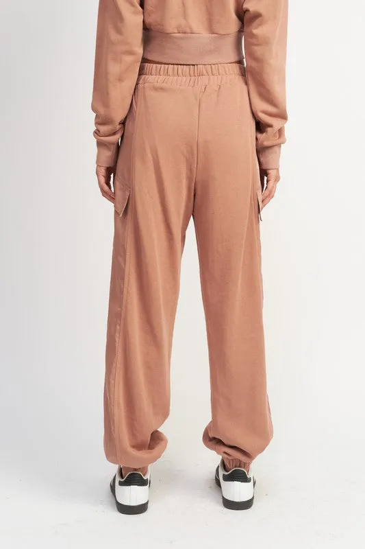 Hot Girl Emory Contrasted Cargo Jogger Sweatpants In Dusty Peach