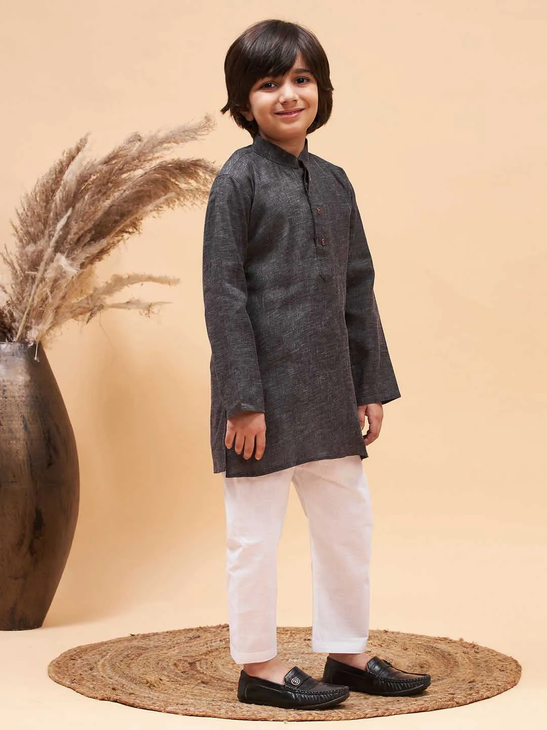 Jashvi Boy's Black And White Cotton Blend Kurta Pyjama Set