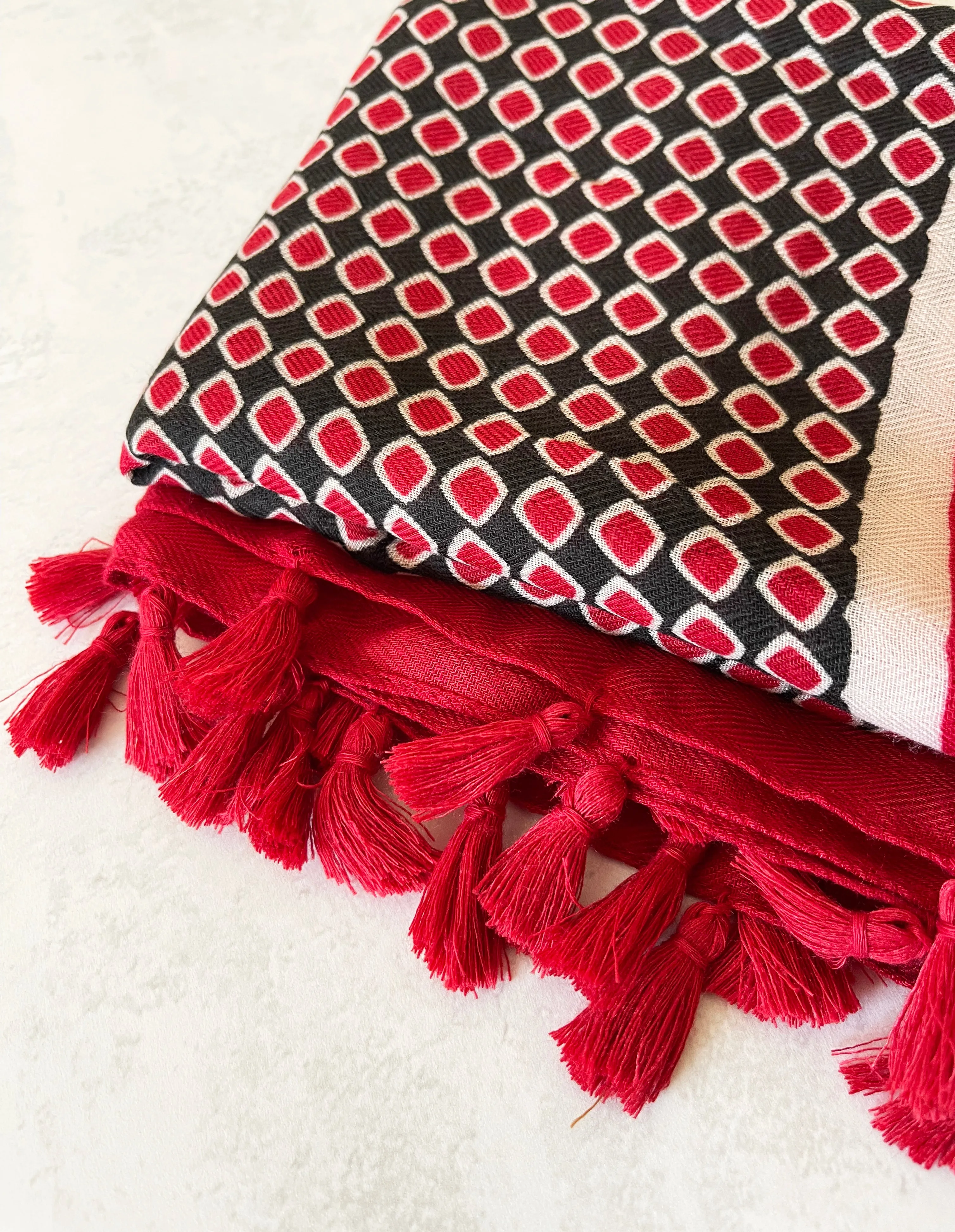 LARGE RED DIAMOND PRINT SHAWL SCARF WITH TASSELS