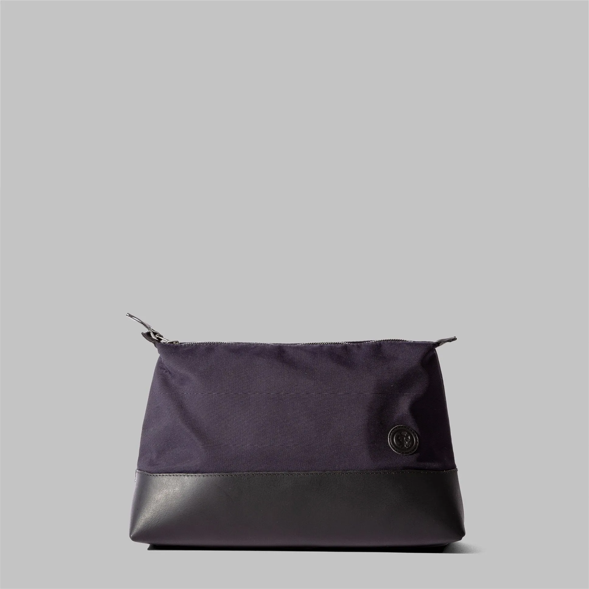 Silverdale Navy Nylon Wash Bag