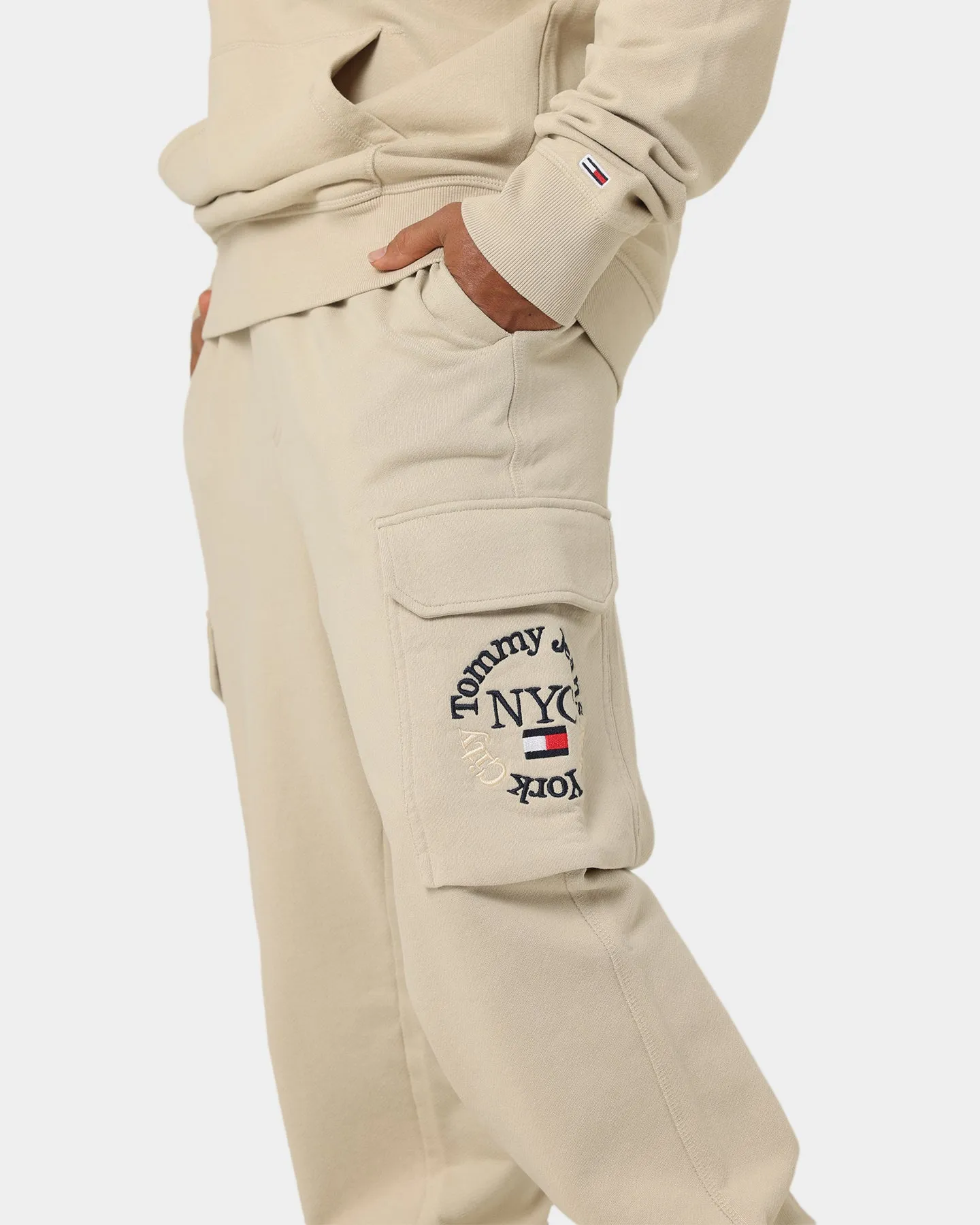 Tommy Jeans TJM Timeless Cargo Sweatpants Savannah Sand