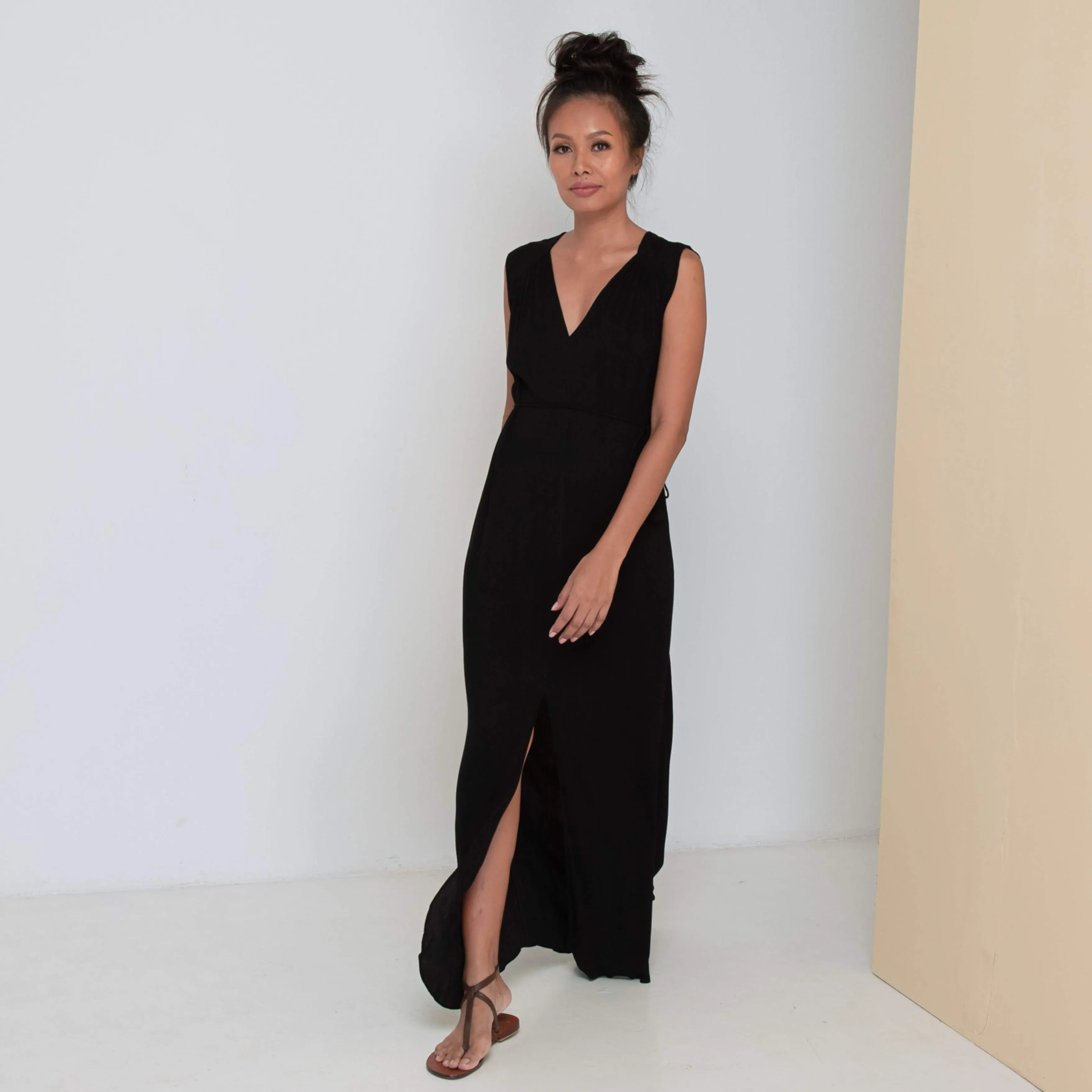 TRANSIT SLEEVELESS LONG DRESS - Crinkled Rayon | Black